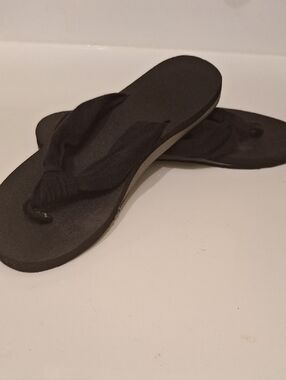 New Women’s Black Fabric Flip-Flop Sandals
